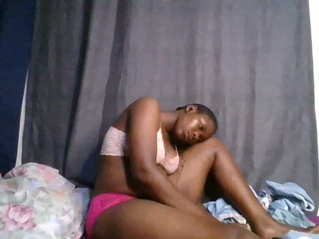 cute-faizah live cam on BongaCams