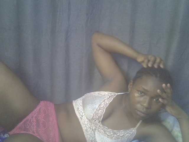 cute-faizah live cam on BongaCams
