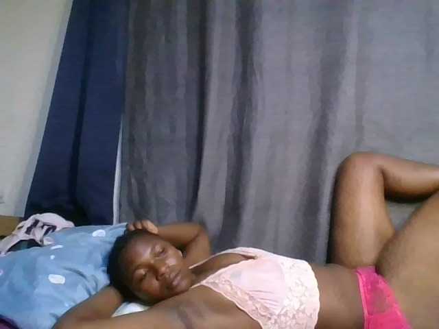 cute-faizah live cam on BongaCams
