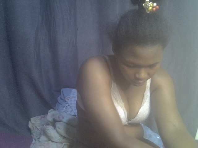cute-faizah live cam on BongaCams