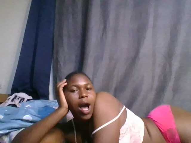cute-faizah live cam on BongaCams