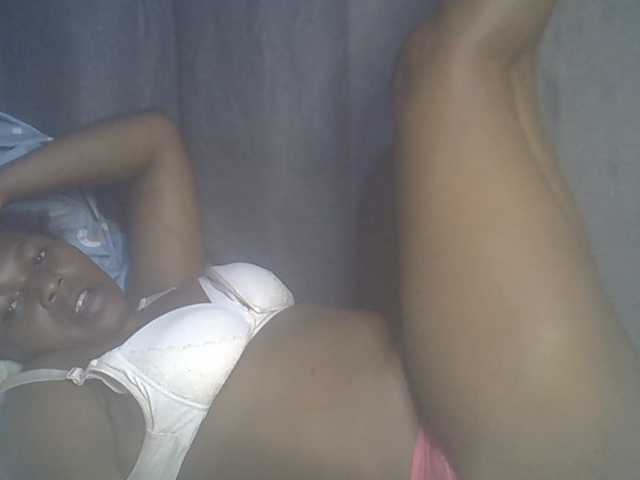 cute-faizah live cam on BongaCams