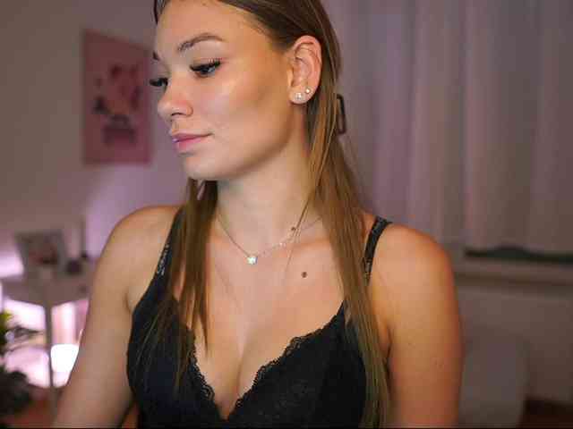 ChloeLux webcam