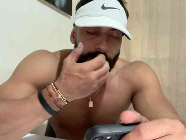 Romeodarkhot Live Webcam on BongaCams