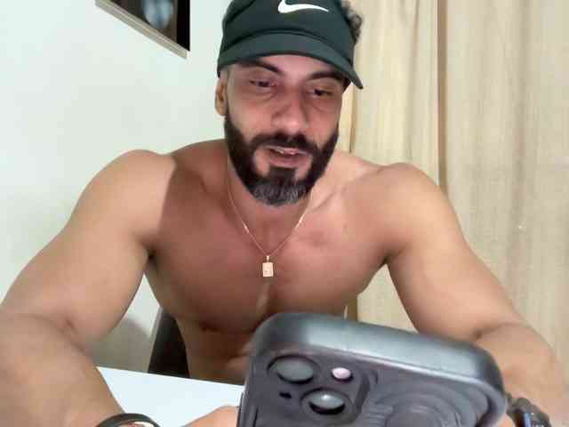 Romeodarkhot Live Webcam on BongaCams