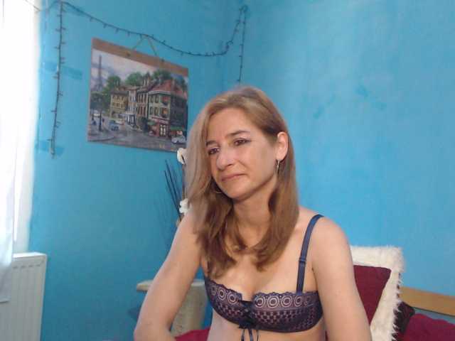 SelenaCade live cam on BongaCams