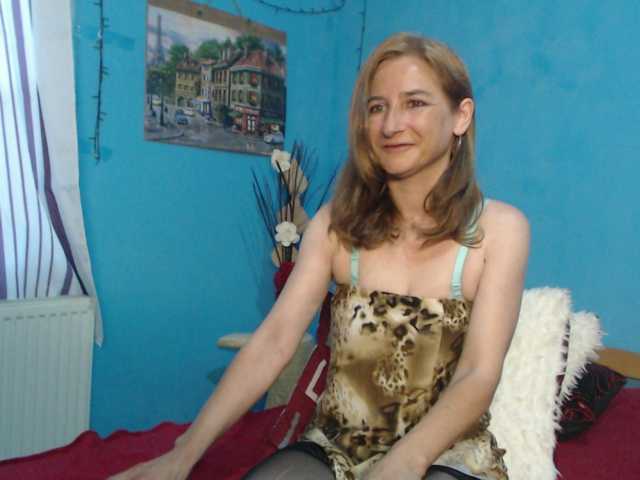 SelenaCade live cam on BongaCams