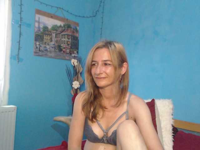SelenaCade live cam on BongaCams