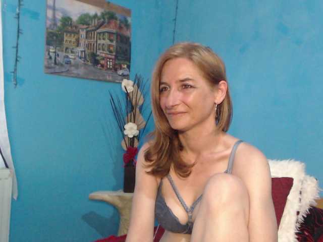 SelenaCade live cam on BongaCams