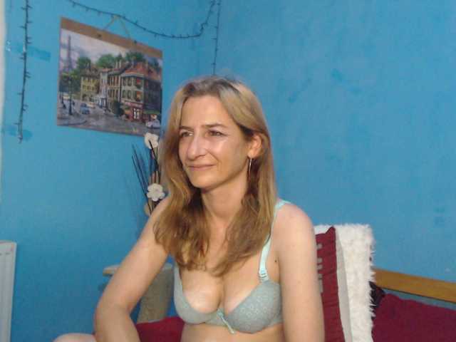 SelenaCade live cam on BongaCams