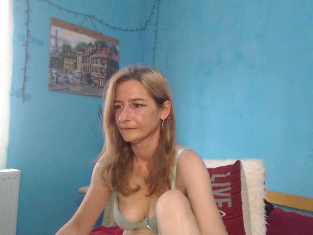 SelenaCade live cam on BongaCams