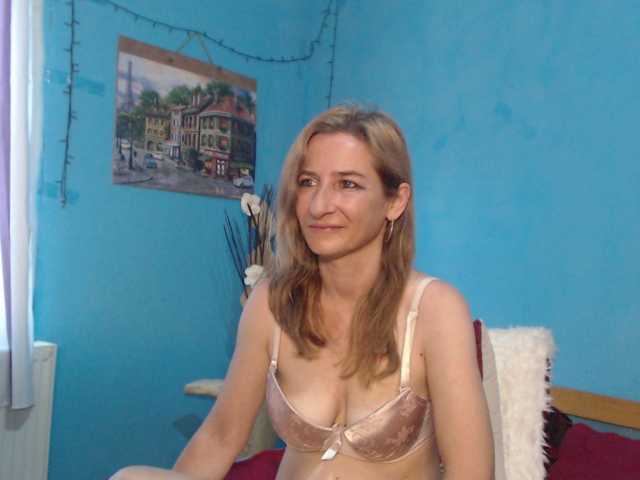 SelenaCade live cam on BongaCams