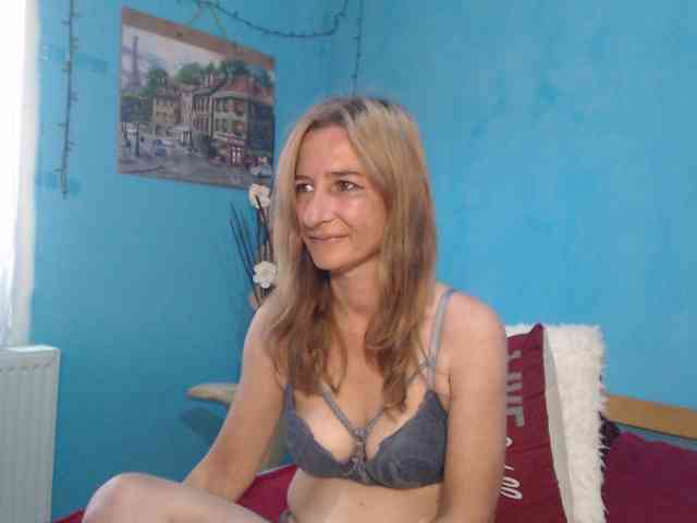 SelenaCade webcam