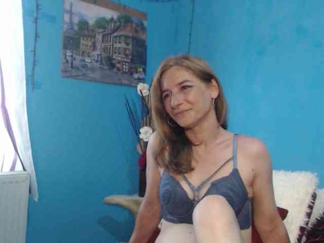 SelenaCade webcam