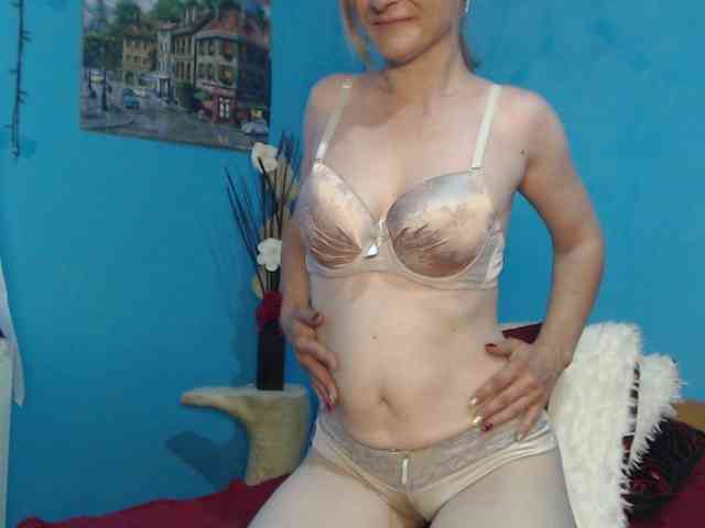 SelenaCade webcam