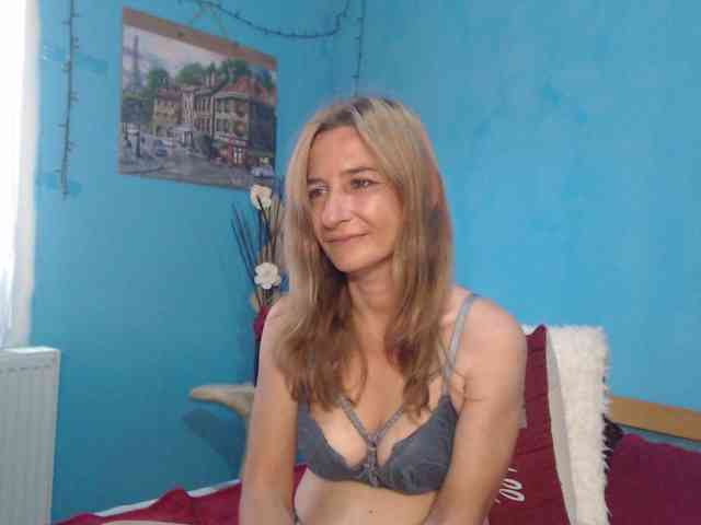 SelenaCade webcam