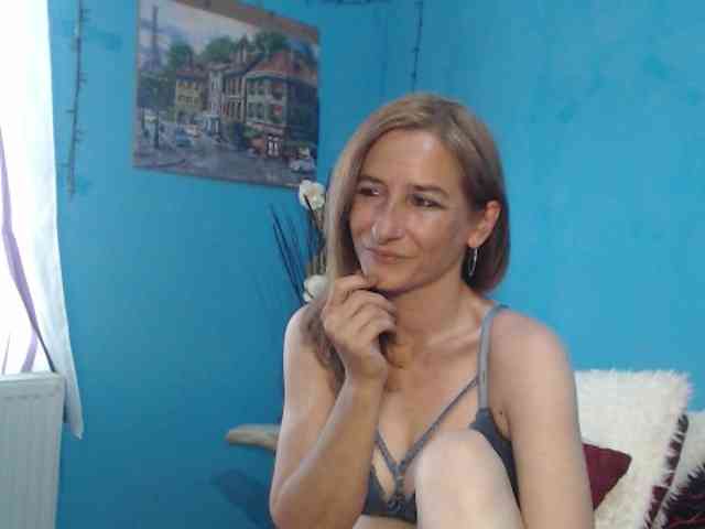 SelenaCade webcam
