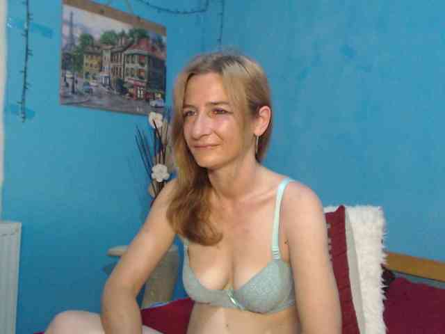 SelenaCade webcam