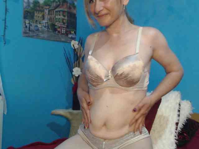 SelenaCade webcam