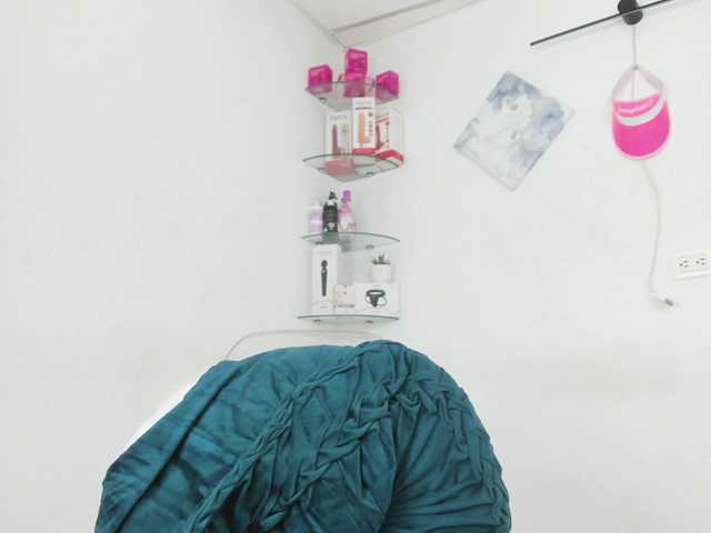 irina-lewys live cam on BongaCams