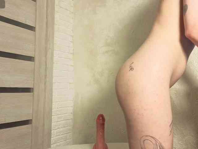 MilaNaughty webcam