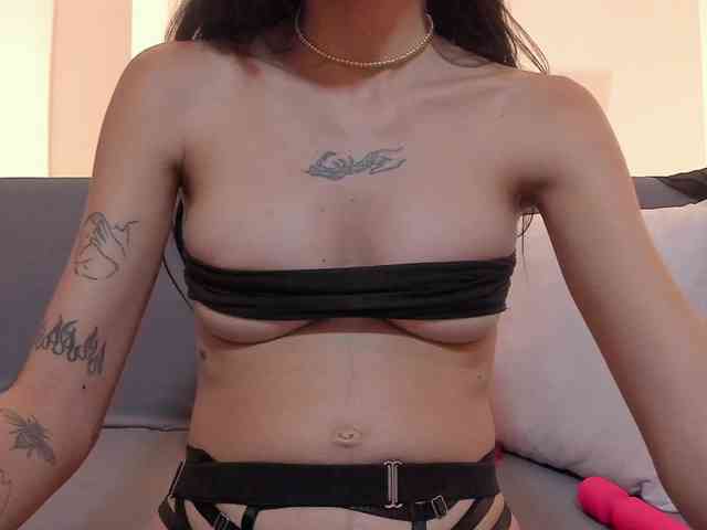 Alana-Dolly webcam