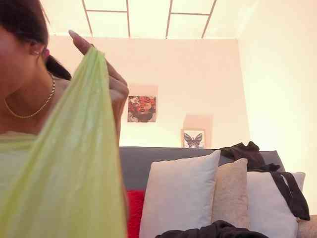 Alana-Dolly webcam