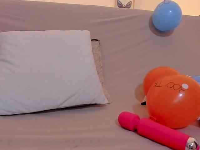 Alana-Dolly webcam
