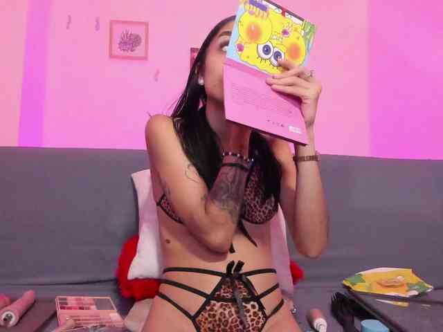 Alana-Dolly webcam