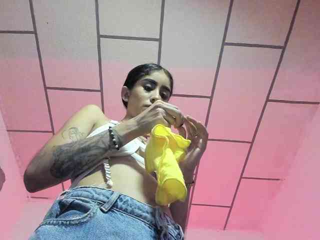 Alana-Dolly webcam