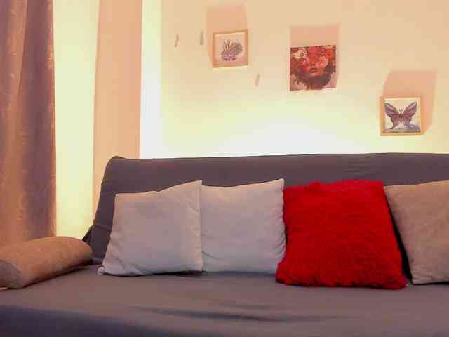 Alana-Dolly webcam