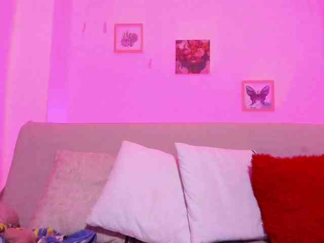 Alana-Dolly webcam