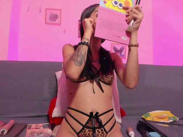 Alana-Dolly webcam
