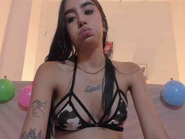 Alana-Dolly webcam