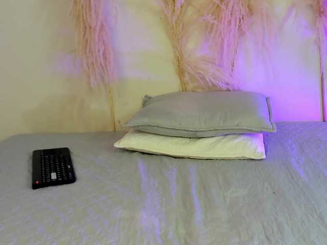 Leslie-3 live cam on BongaCams