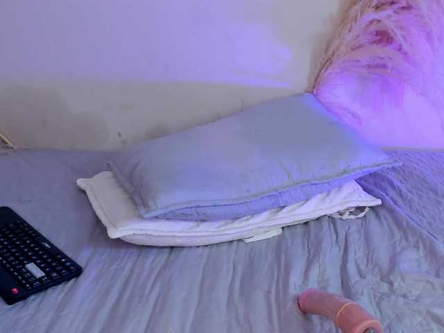 Leslie-3 live cam on BongaCams