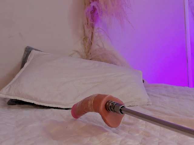 leslie-3 live sex show