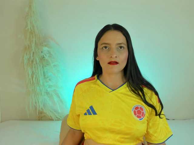 Leslie-3 live cam on BongaCams
