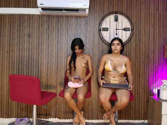 DannaAndLara webcam