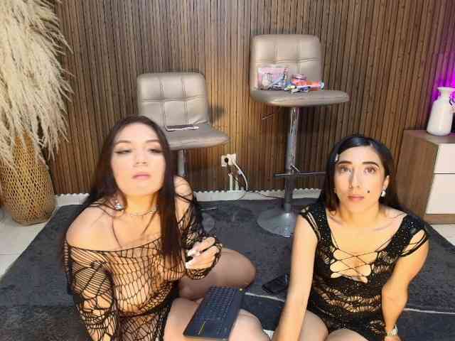 DannaAndLara webcam