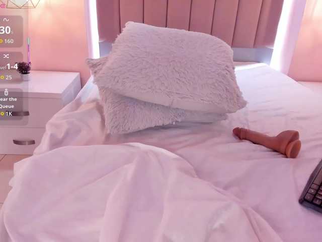 SaraRoberts live cam on BongaCams