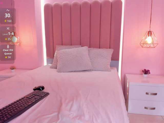 SaraRoberts live cam on BongaCams