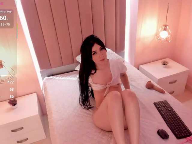 SaraRoberts live cam on BongaCams