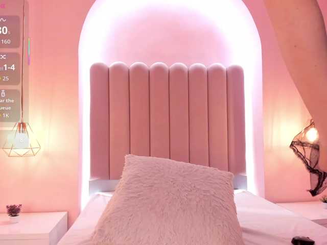 SaraRoberts live cam on BongaCams