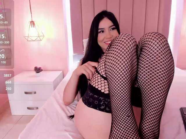 SaraRoberts live cam on BongaCams