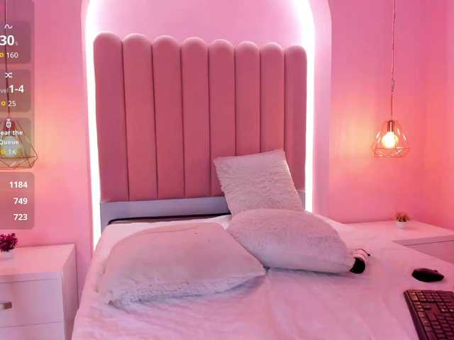 SaraRoberts live cam on BongaCams
