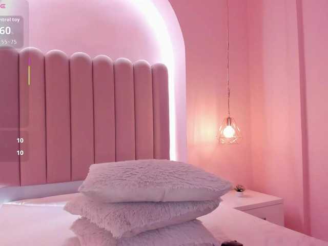 SaraRoberts live cam on BongaCams