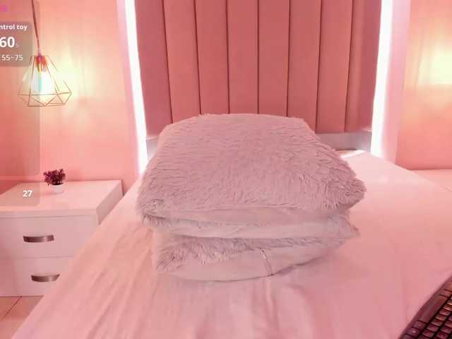SaraRoberts live cam on BongaCams