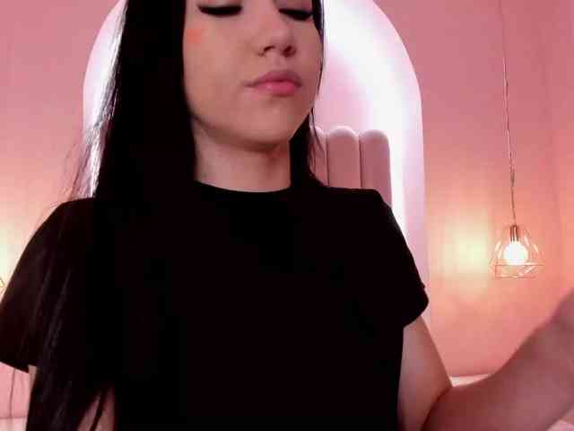 SaraRoberts webcam