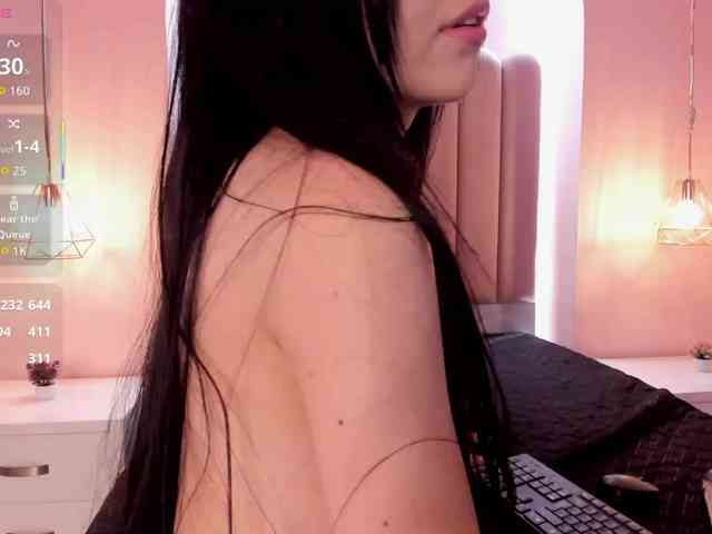 SaraRoberts webcam
